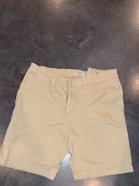 Rockport Men's Beige Flat-Front Shorts